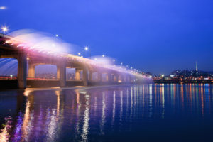 盤浦大橋の虹の噴水